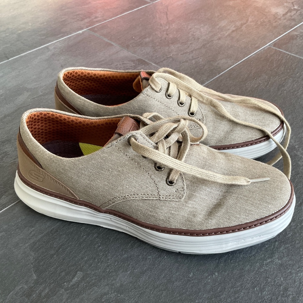 Sketchers men’s Moreno Canvas Oxford Shoe 8 wide